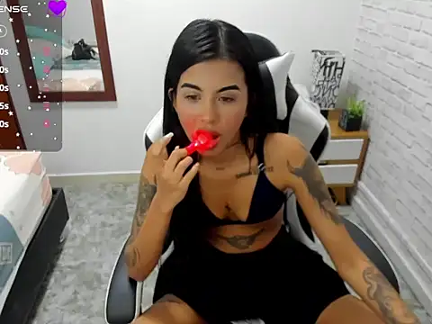 Mia Lover  online show from February 2026 02:45:02 AM