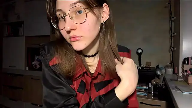 Snapshot of Miaaa_Moon chatting on February 2026 04:22:02 PM Miaaa Moon online show from February 2026 04:22:02 PM