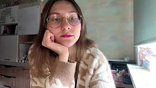 Snapshot of Miaaa_Moon chatting on April 2026 12:10:02 PM Miaaa Moon online show from April 2026 12:10:02 PM