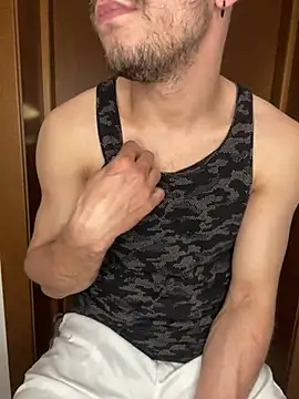 Snapshot of alessand180521 chatting on February 2026 03:20:01 PM alessand180521 online show from February 2026 03:20:01 PM