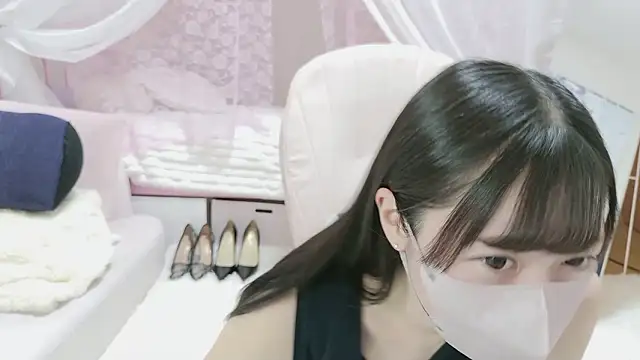 Snapshot of MOE_o0 chatting on May 2026 09:14:01 AM MOE o0 online show from May 2026 09:14:01 AM