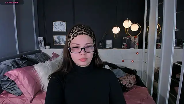 Snapshot of Maykinkya chatting on February 2026 01:54:02 PM Maykinkya online show from February 2026 01:54:02 PM