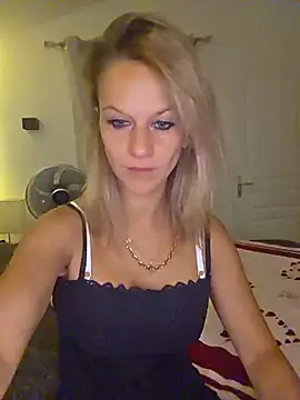 Snapshot of Couple-Kiwii-Orchidee-Boy chatting on August 2026 07:11:01 AM Couple-Kiwii-Orchidee-Boy online show from August 2026 07:11:01 AM