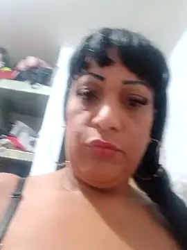 Snapshot of SabrinaColin chatting on May 2026 03:58:01 AM SabrinaColin online show from May 2026 03:58:01 AM