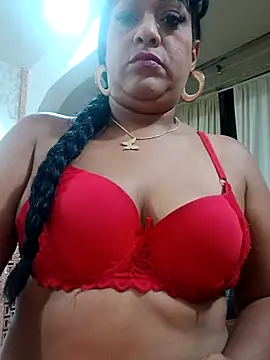 Snapshot of SabrinaColin chatting on June 2026 02:12:02 AM SabrinaColin online show from June 2026 02:12:02 AM