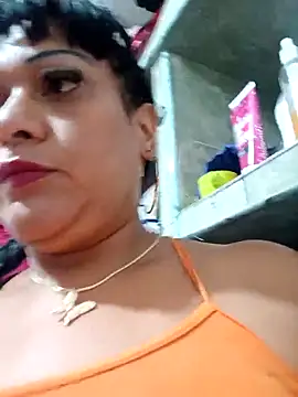 Snapshot of SabrinaColin chatting on June 2026 02:00:01 AM SabrinaColin online show from June 2026 02:00:01 AM