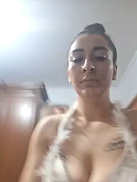 Snapshot of ElleanorPink chatting on March 2026 04:03:01 AM ElleanorPink online show from March 2026 04:03:01 AM