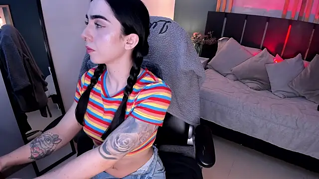 Luna tagliaferri online show from July 2026 08:14:01 PM