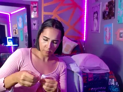 Evelyn lovers  online show from April 2026 01:30:01 AM