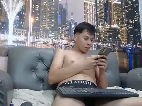 santiago xxxcol online show from March 2026 11:20:01 PM