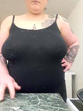 Snapshot of FringedAlmond chatting on February 2026 09:55:02 PM FringedAlmond online show from February 2026 09:55:02 PM