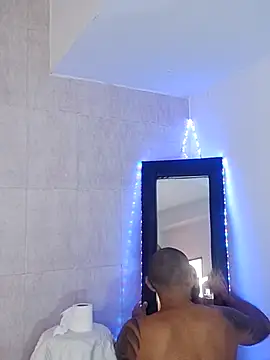 Lucius40 online show from February 2026 07:43:01 PM