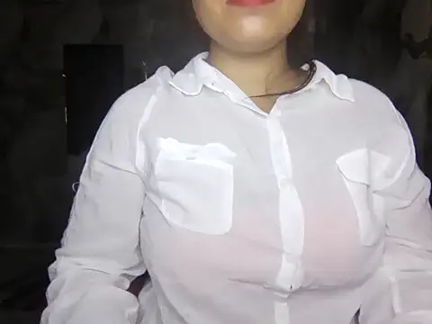 Snapshot of Bold_Beauty_07 chatting on June 2026 06:03:02 PM Bold Beauty 07 online show from June 2026 06:03:02 PM
