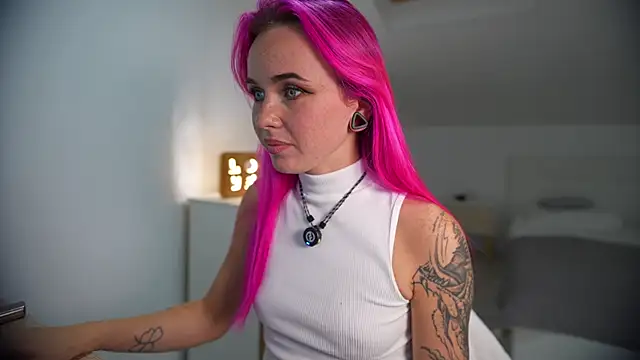 Sarah Pink online show from September 2025 06:35:01 PM