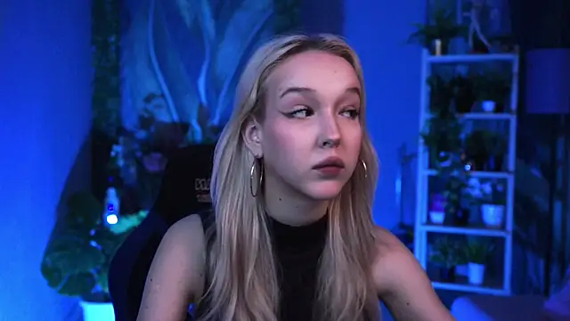 Snapshot of MaoqiBeverly chatting on February 2026 05:54:01 PM MaoqiBeverly online show from February 2026 05:54:01 PM