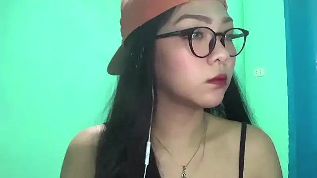 Snapshot of TerisaYellow chatting on February 2026 07:01:01 AM TerisaYellow online show from February 2026 07:01:01 AM