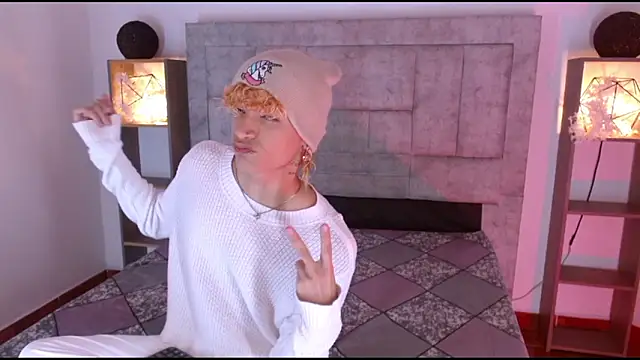 Snapshot of lucke_collins22 chatting on February 2026 06:11:02 AM lucke collins22 online show from February 2026 06:11:02 AM