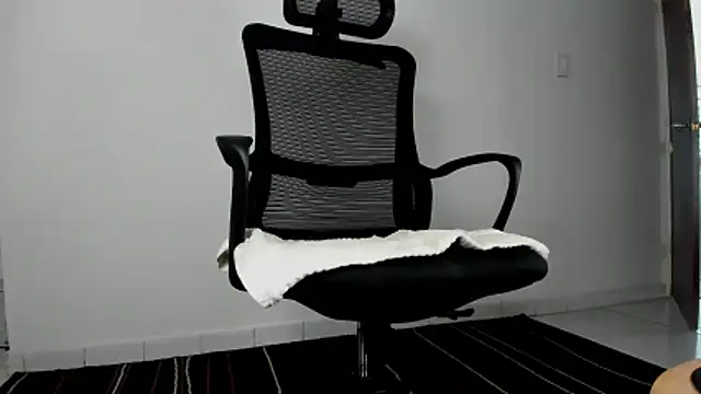 CRISTHIAN WOLF1 online show from April 2026 08:42:02 PM