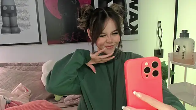 Hey lucy   online show from April 2026 11:35:01 AM