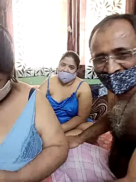 Snapshot of HoneyHush chatting on March 2026 09:27:01 AM HoneyHush online show from March 2026 09:27:01 AM