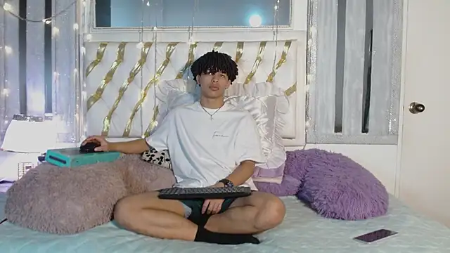 Snapshot of ian_smith_ chatting on February 2026 12:11:01 PM ian smith online show from February 2026 12:11:01 PM