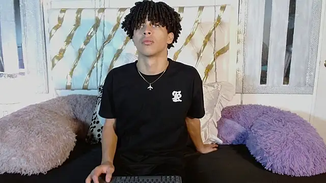 Snapshot of ian_smith_ chatting on February 2026 11:32:02 AM ian smith online show from February 2026 11:32:02 AM