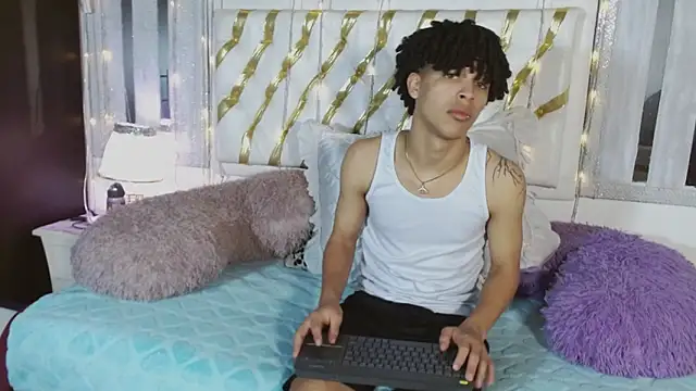 Snapshot of ian_smith_ chatting on February 2026 12:13:02 PM ian smith online show from February 2026 12:13:02 PM