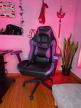 kenia thompsom01 online show from April 2026 10:58:02 PM