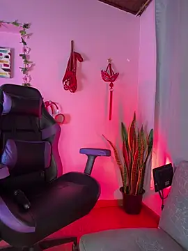 kenia thompsom01 online show from April 2026 11:41:01 PM