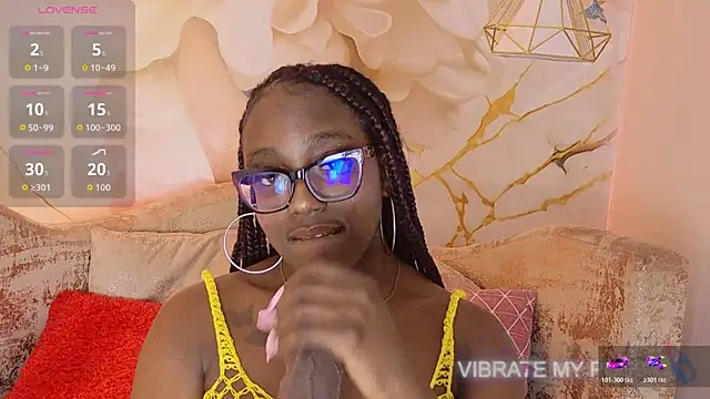 nylaroyale cr online show from June 2026 07:49:01 PM