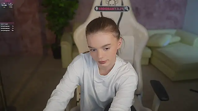 Snapshot of Zlata_Sky chatting on June 2026 06:46:02 PM Zlata Sky online show from June 2026 06:46:02 PM