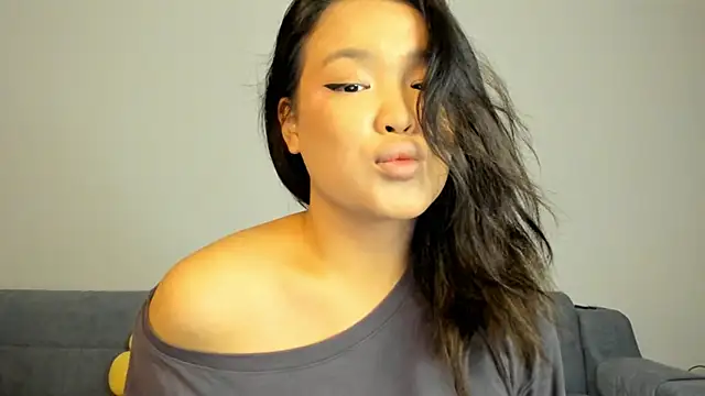 luna yum online show from February 2026 07:29:01 PM