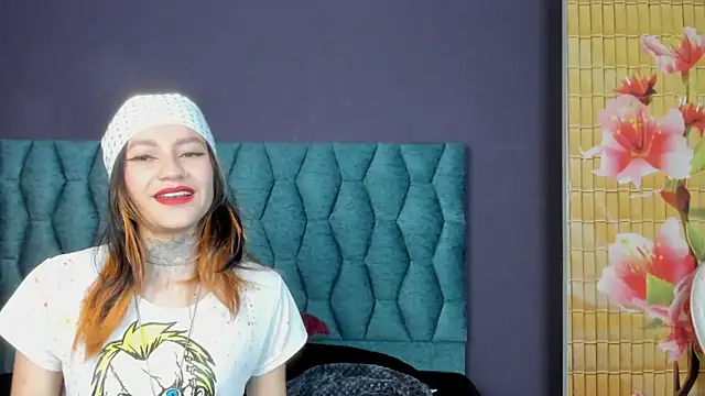 Lia tomson online show from April 2026 07:30:02 PM