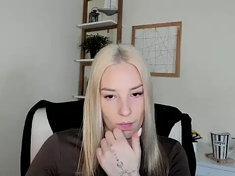 Snapshot of VelvetAngela chatting on February 2026 07:02:01 AM VelvetAngela online show from February 2026 07:02:01 AM