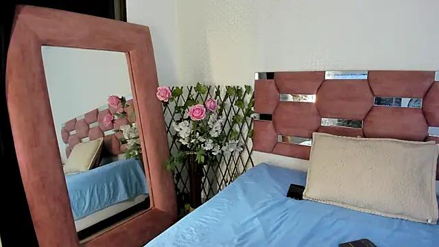 Snapshot of GrettaRouse chatting on May 2026 07:52:02 PM GrettaRouse online show from May 2026 07:52:02 PM