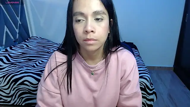 Snapshot of paula_lopez__ chatting on April 2026 10:01:01 PM paula lopez online show from April 2026 10:01:01 PM