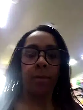 Snapshot of paula_lopez__ chatting on April 2026 05:17:01 PM paula lopez online show from April 2026 05:17:01 PM