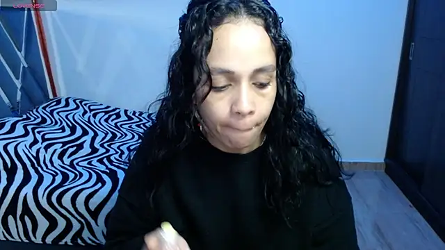 Snapshot of paula_lopez__ chatting on May 2026 10:48:01 PM paula lopez online show from May 2026 10:48:01 PM