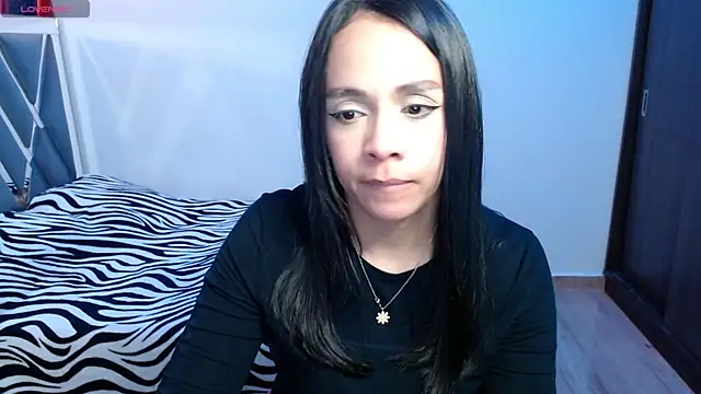 Snapshot of paula_lopez__ chatting on June 2026 05:52:01 PM paula lopez online show from June 2026 05:52:01 PM