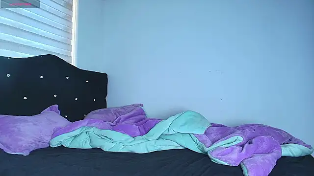 Snapshot of alys_love chatting on February 2026 04:36:02 PM alys love online show from February 2026 04:36:02 PM