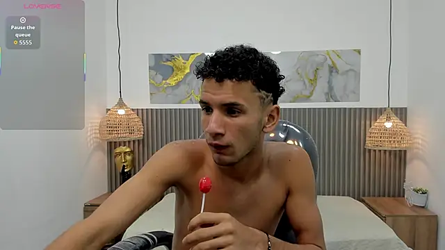 JDWhite18 online show from April 2026 04:06:02 AM