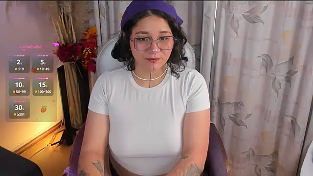 Snapshot of Sylvara_bx chatting on May 2026 12:12:01 PM Sylvara bx online show from May 2026 12:12:01 PM