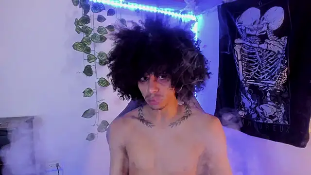 Snapshot of Aaron_Hopper chatting on February 2026 01:21:01 PM Aaron Hopper online show from February 2026 01:21:01 PM