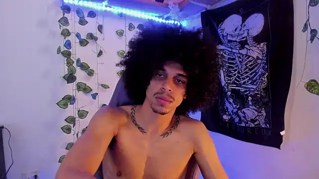 Snapshot of Aaron_Hopper chatting on March 2026 01:29:02 PM Aaron Hopper online show from March 2026 01:29:02 PM