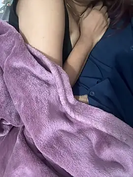 Snapshot of couple7v17d chatting on February 2026 07:18:01 PM couple7v17d online show from February 2026 07:18:01 PM