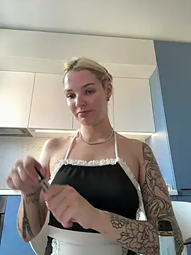 Snapshot of SinLuna_ chatting on June 2026 02:10:02 PM SinLuna online show from June 2026 02:10:02 PM