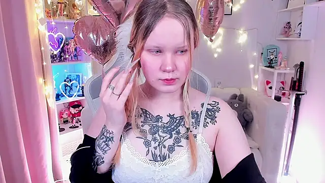 AnnieVibe online show from February 2026 05:32:01 PM