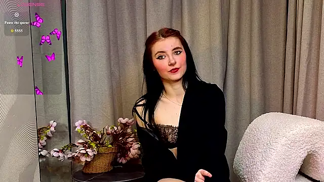 Snapshot of NicoleLuxe chatting on February 2026 05:33:01 PM NicoleLuxe online show from February 2026 05:33:01 PM