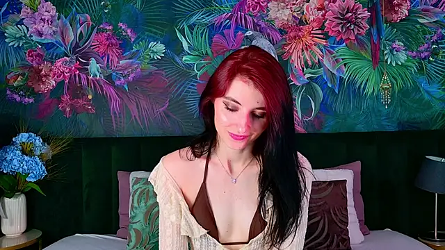 Snapshot of NicoleLuxe chatting on July 2026 05:37:02 PM NicoleLuxe online show from July 2026 05:37:02 PM