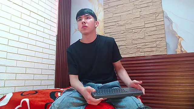 Snapshot of massimoferrera303av chatting on February 2026 09:24:01 PM massimoferrera303av online show from February 2026 09:24:01 PM